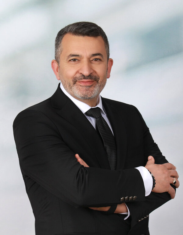 Mustafa Dinc, Vishay Mustafa Dinc, Senior Vice President Business Development Automotive