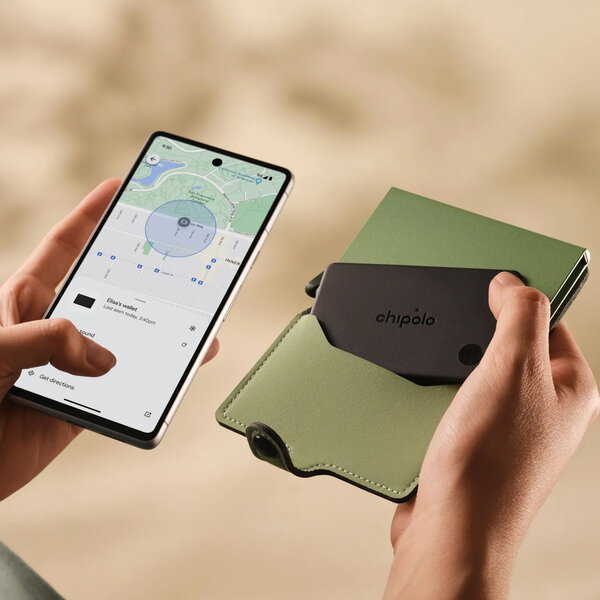 Win a Chipolo CARD at the Rutronik Advent Calendar Competition