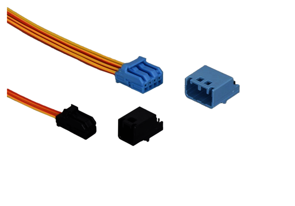 [Translate to German:] The MX81 series from JAE offers unsealed automotive connectors for space-saving board-to-cable and inline applications.